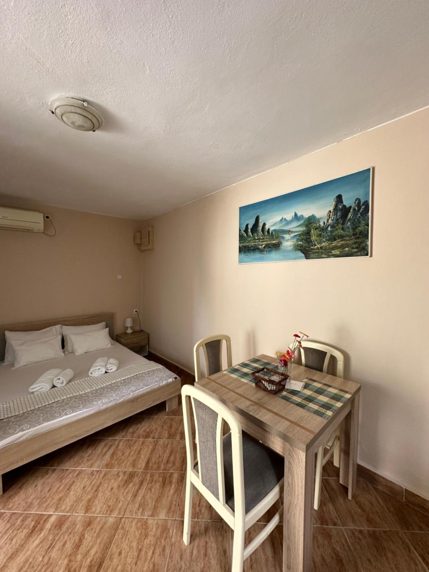 Apartman Nina Risan Bagian luar foto