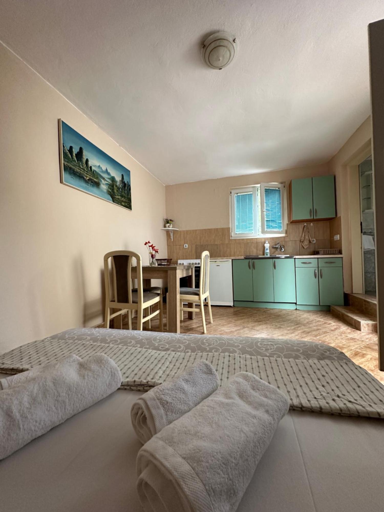 Apartman Nina Risan Bagian luar foto