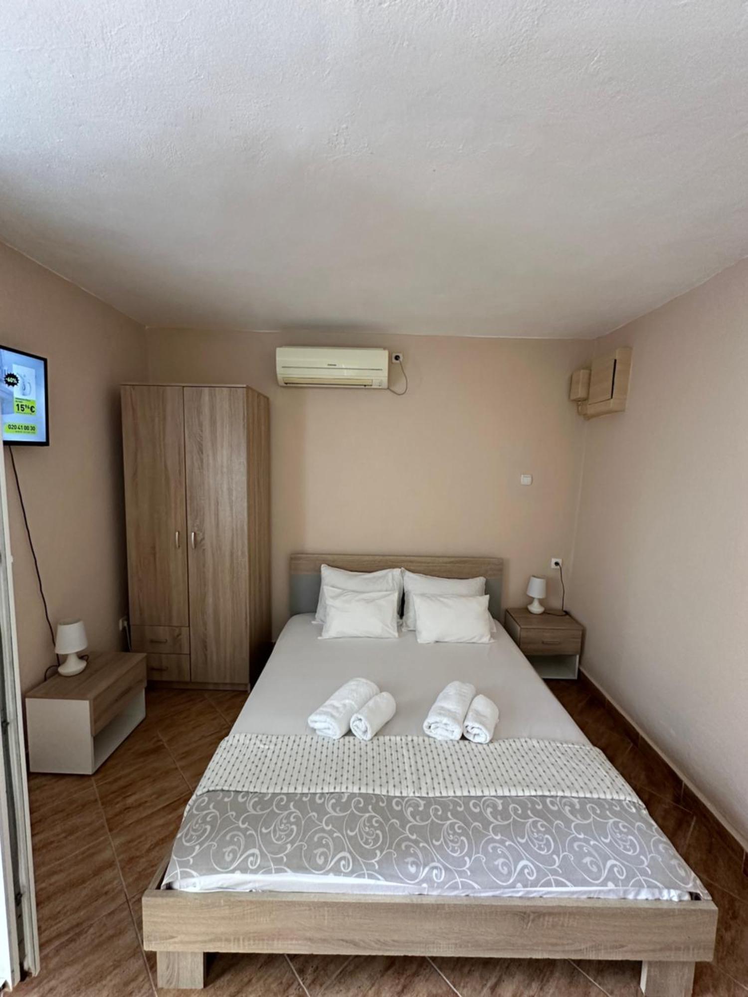 Apartman Nina Risan Bagian luar foto