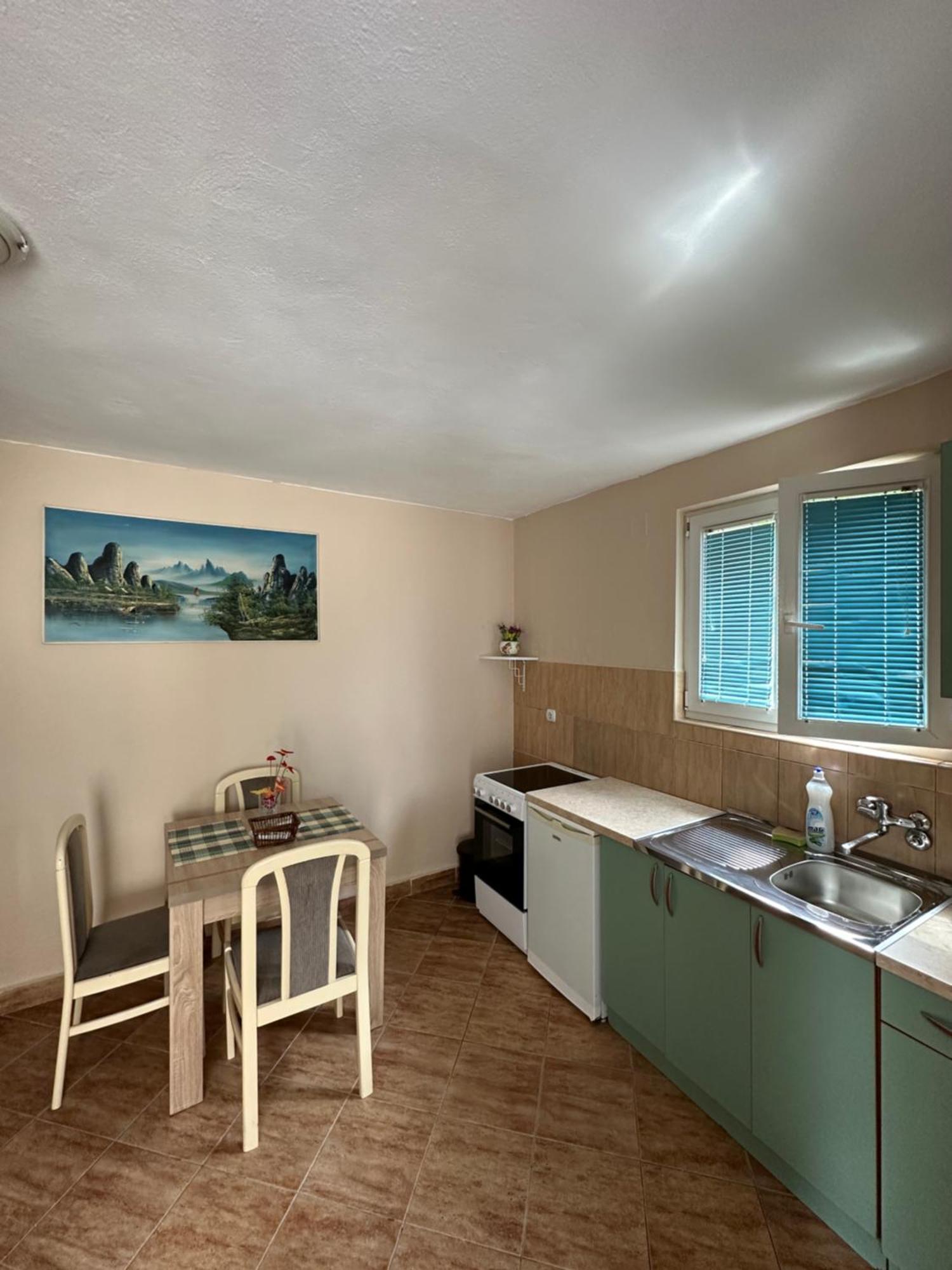 Apartman Nina Risan Bagian luar foto