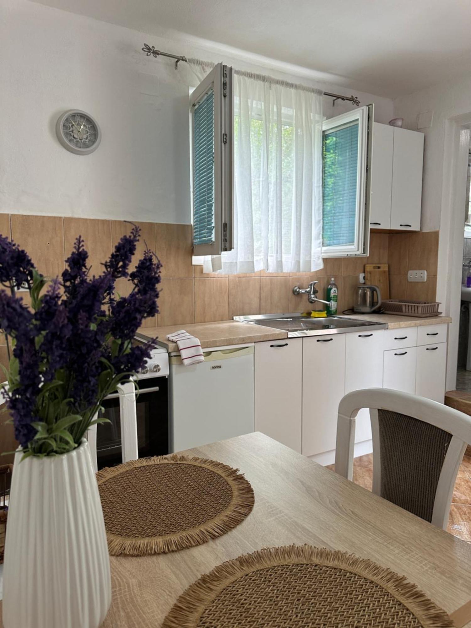Apartman Nina Risan Bagian luar foto