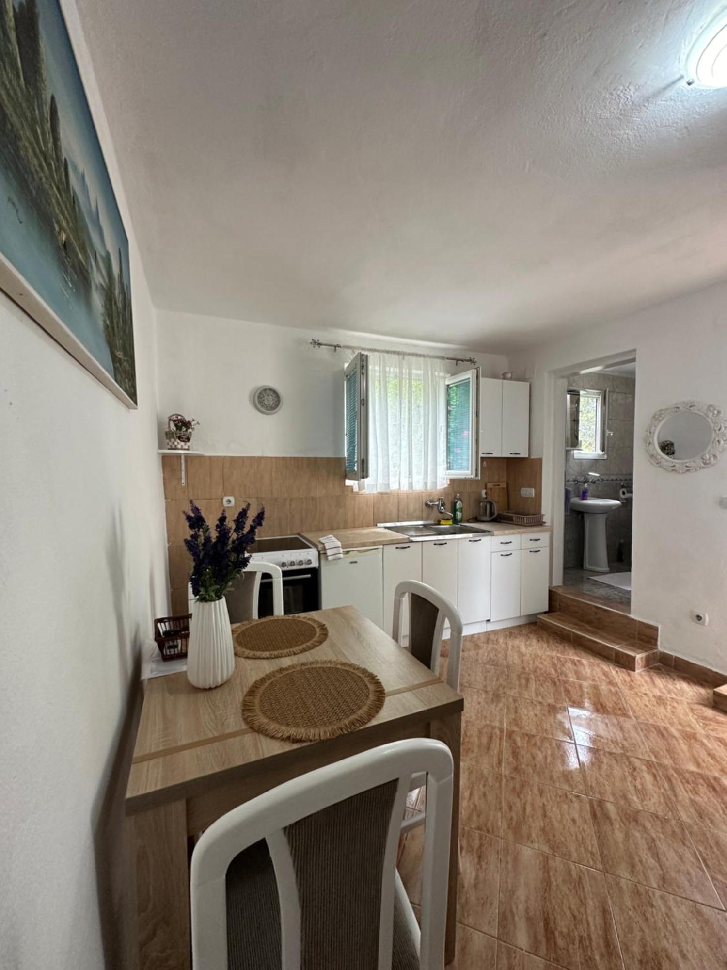 Apartman Nina Risan Bagian luar foto