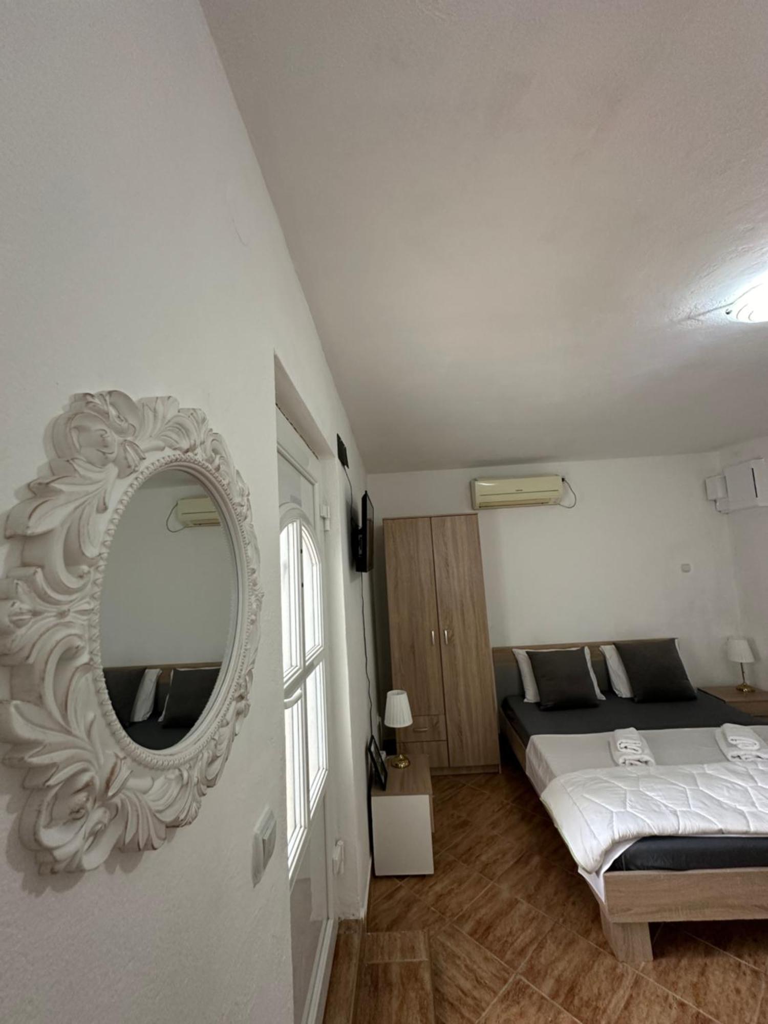 Apartman Nina Risan Bagian luar foto