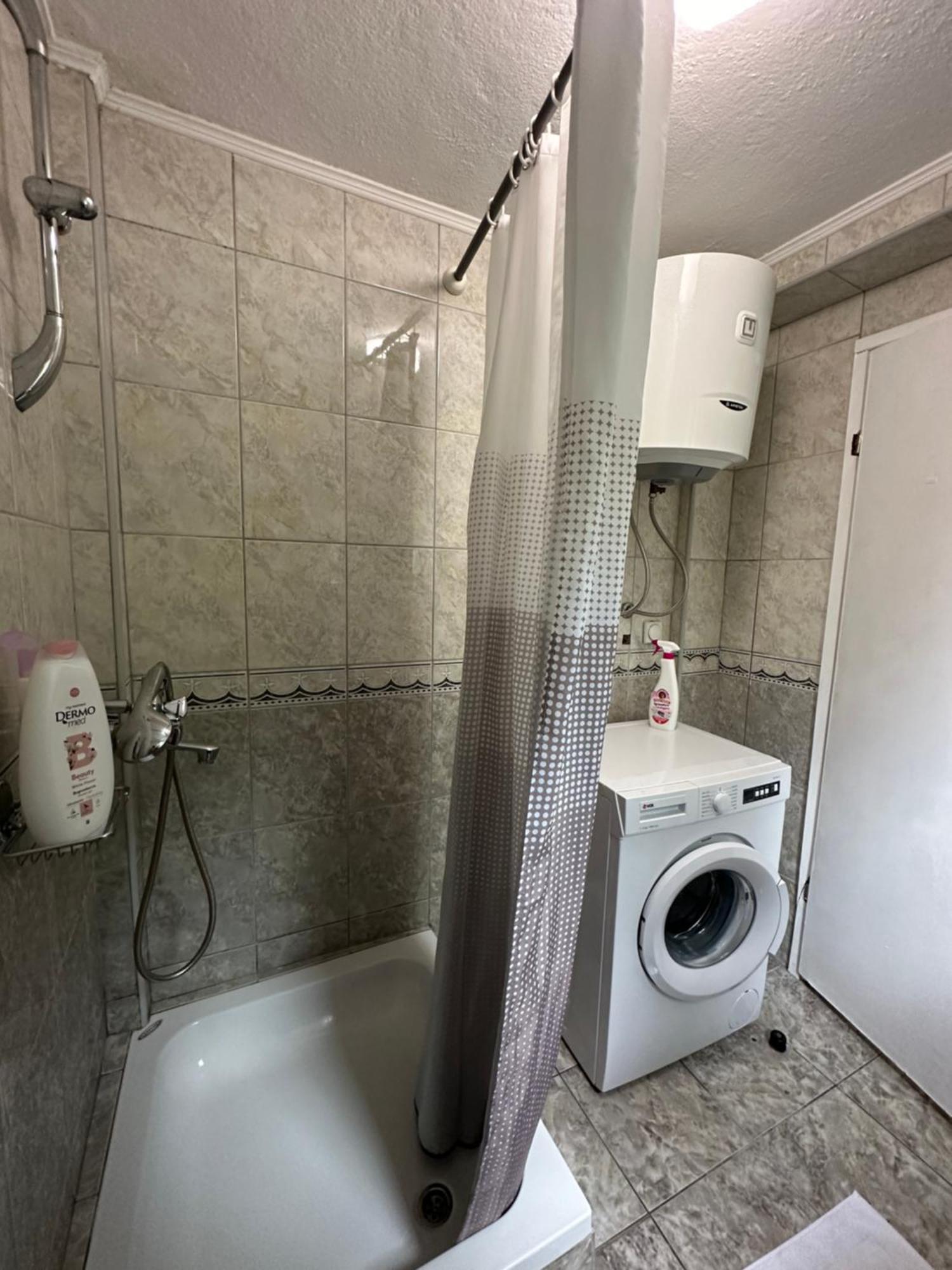 Apartman Nina Risan Bagian luar foto