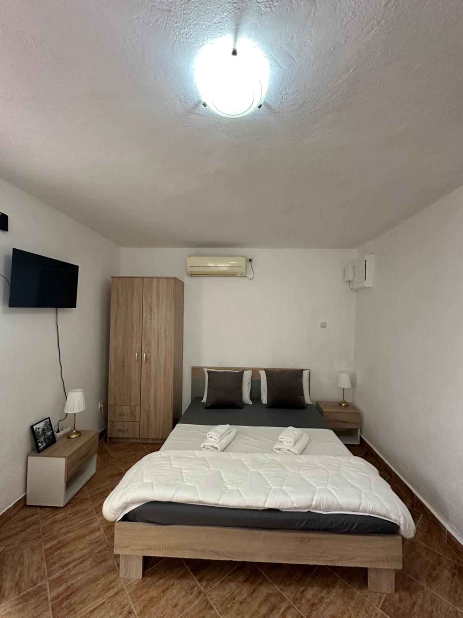 Apartman Nina Risan Bagian luar foto